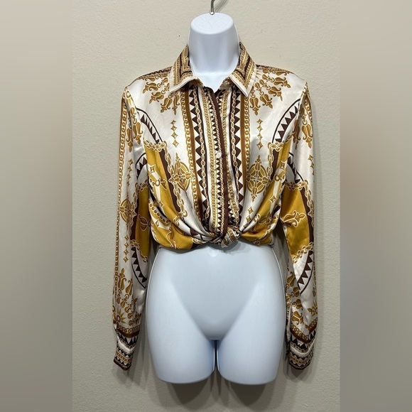 Her Bottaire down botton shirt Size M White and Gold - Picture 7 of 7